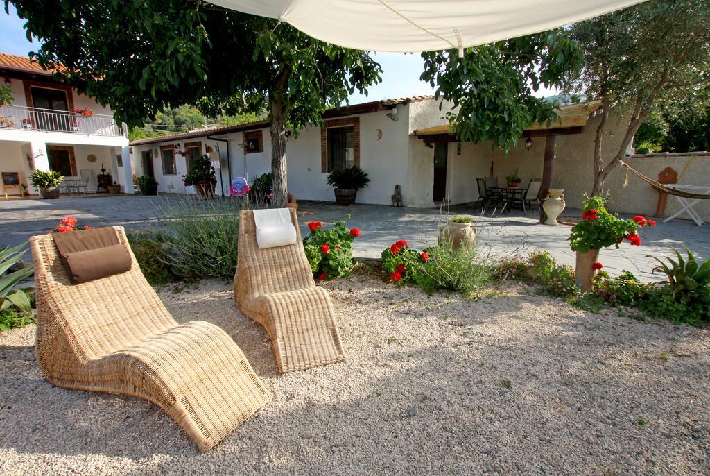 Casa Vacanze Borgo Borghese Sant'Alessio Siculo Ngoại thất bức ảnh