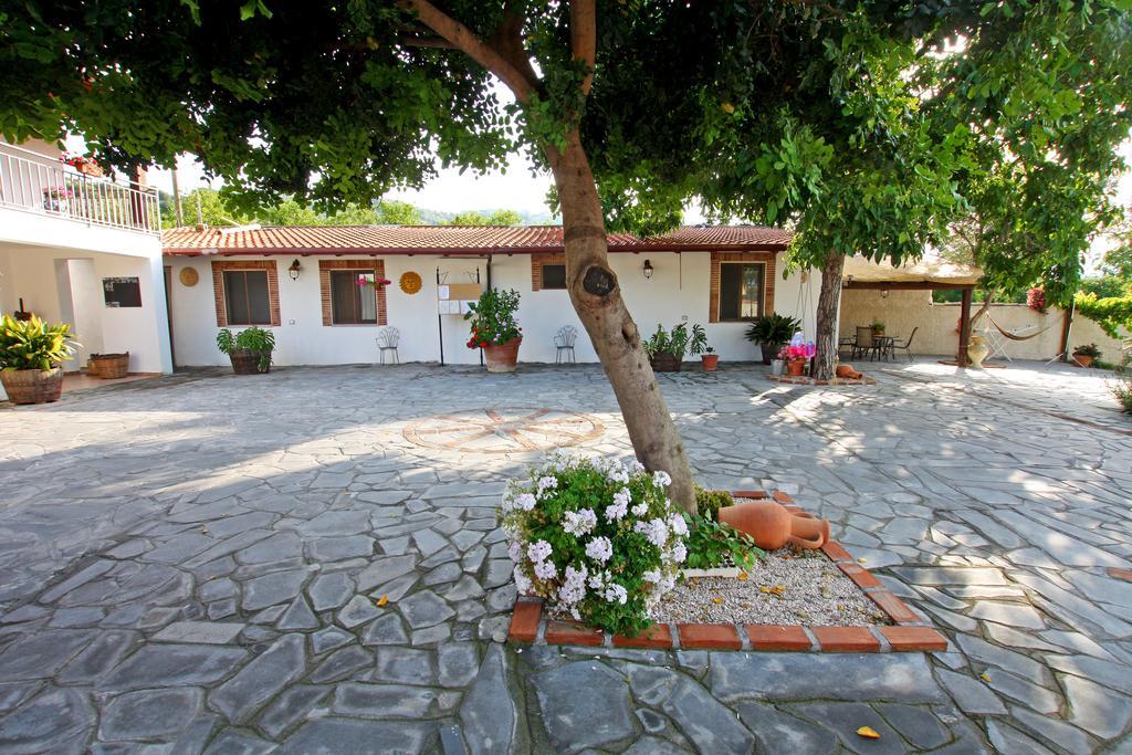 Casa Vacanze Borgo Borghese Sant'Alessio Siculo Ngoại thất bức ảnh
