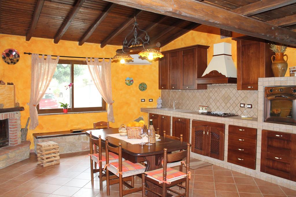 Casa Vacanze Borgo Borghese Sant'Alessio Siculo Phòng bức ảnh